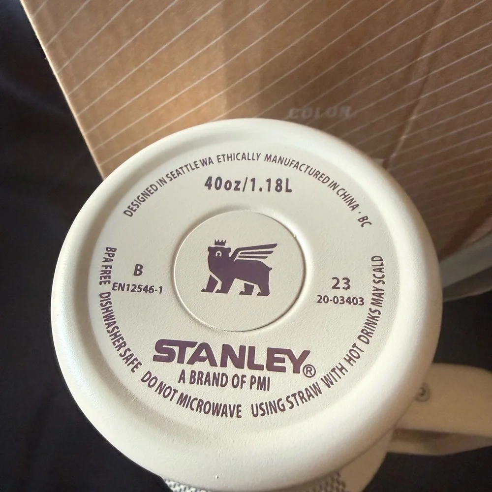 New Stanley 40oz Cream Laser LEngravedV Checkered Tumbler with Handle Straw - Picture 8 of 8